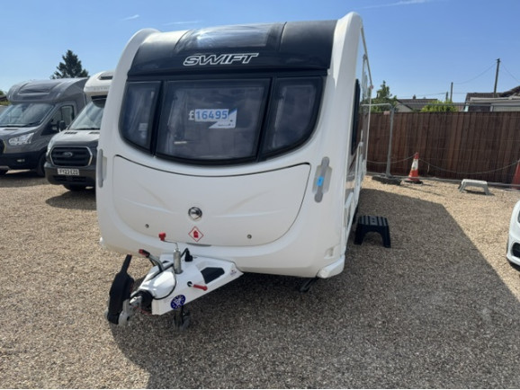 2015 Swift Conqueror 645
