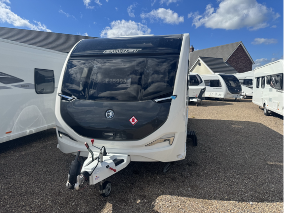 2023 Swift Conqueror 560