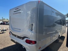 2025 Swift Elegance 780 Grande with E&P hydraulic auto-levelling system