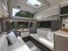 2026 Swift Conqueror 645 Grande
