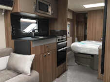 2018 Swift Conqueror 580