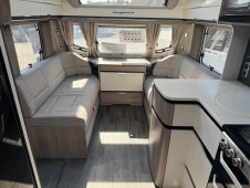 2025 Swift Elegance 780 Grande with E&P hydraulic auto-levelling system