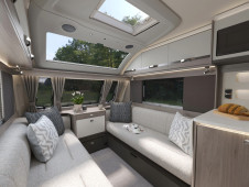 2027 Swift Conqueror 645 Grande