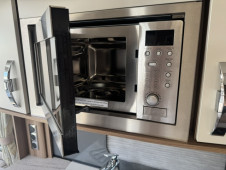 2015 Swift Conqueror 645