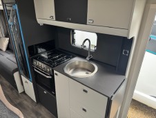 2025 Swift Voyager 475 