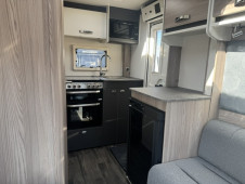 2027 Swift Challenger 390 Compact