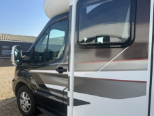 2022 Auto-trail F72