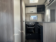 2027 Swift Challenger 390 Compact