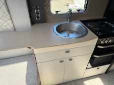 2023 Swift Conqueror 480