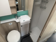 2022 Auto-trail F72