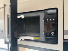 2026 Swift Conqueror 645 Grande