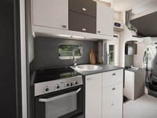 2025 Swift Voyager 475 