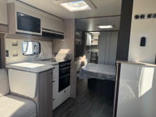2026 Swift Conqueror 645 Grande