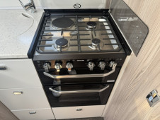 2026 Swift Conqueror 650L Grande