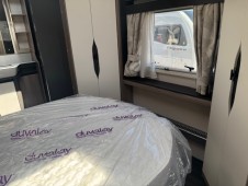 2025 Swift Elegance 780 Grande with E&P hydraulic auto-levelling system