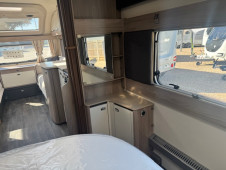2026 Swift Conqueror 645 Grande