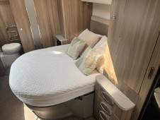 2015 Swift Conqueror 645