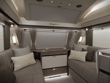 2025 Swift Elegance 780 Grande with E&P hydraulic auto-levelling system