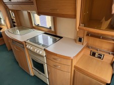 2003 Swift Conqueror 610LUX