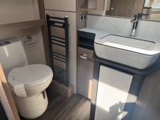 2025 Swift Elegance 780 Grande with E&P hydraulic auto-levelling system