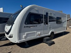2025 Swift Elegance 780 Grande with E&P hydraulic auto-levelling system