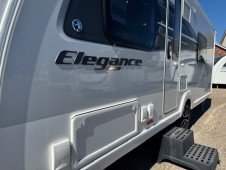 2025 Swift Elegance 780 Grande with E&P hydraulic auto-levelling system