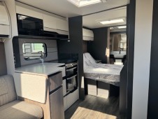 2025 Swift Elegance 780 Grande with E&P hydraulic auto-levelling system